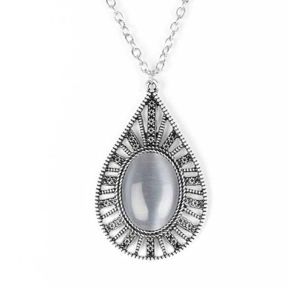 NWT Totally Tranquil Silver Cat Eye necklace set